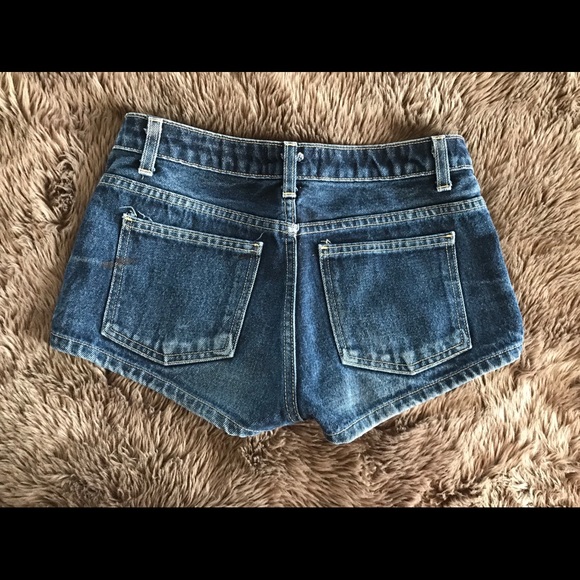 Highwaisted jean shorts - Picture 2 of 6